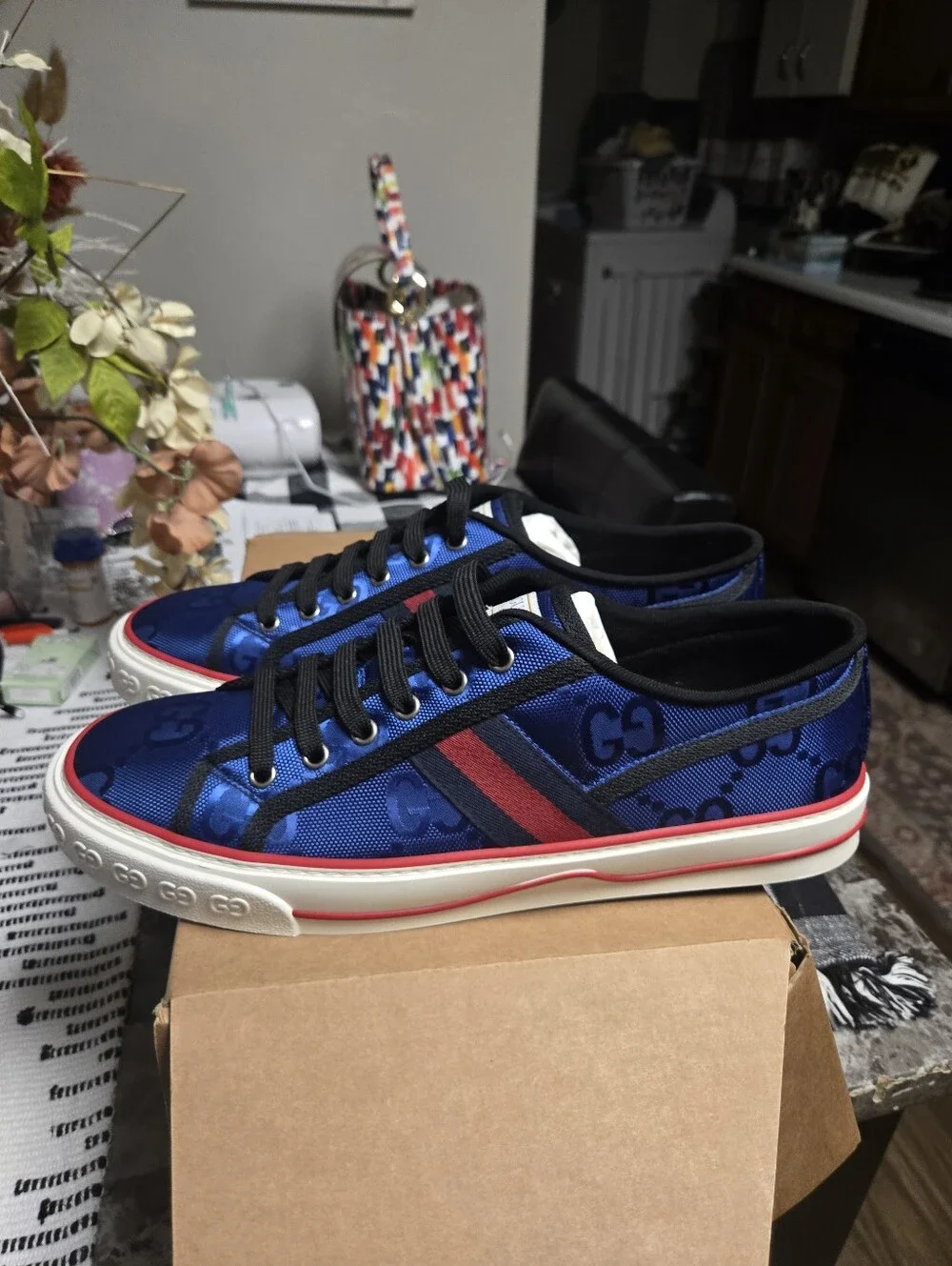 Gucci Men's Navy Blue Low-Top Sneakers with Red Stripe